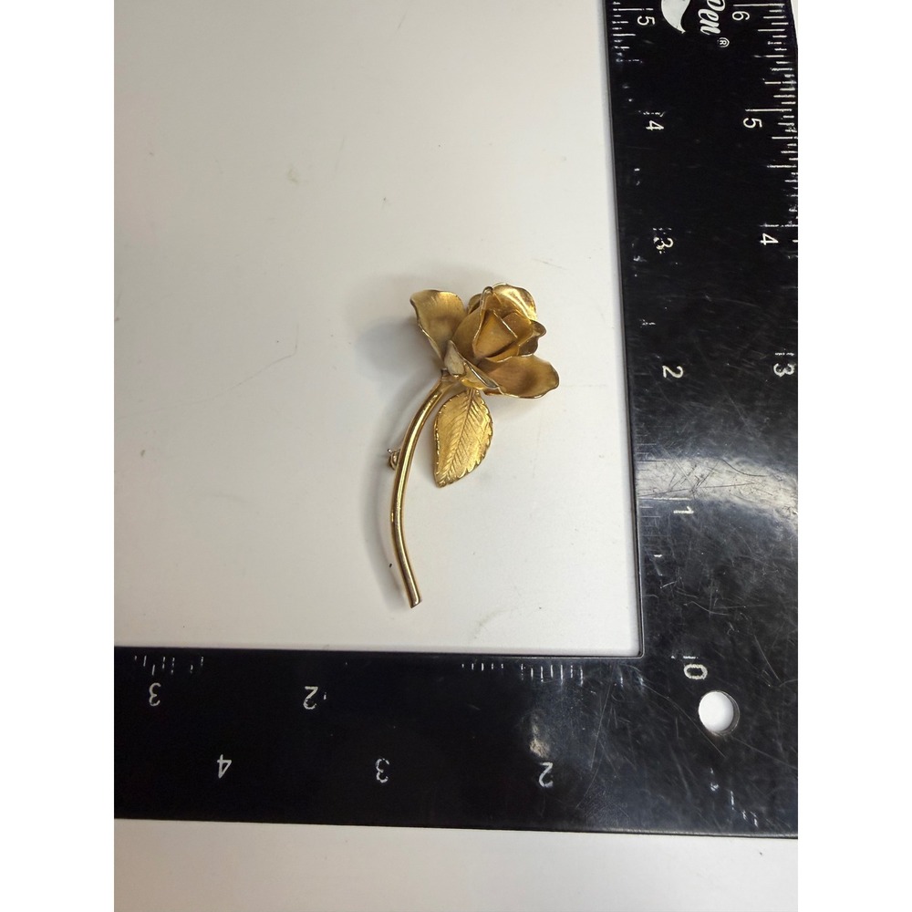 Giovanni Gold Tone Rose Brooch Long Stem Floral Pin Textured Petals